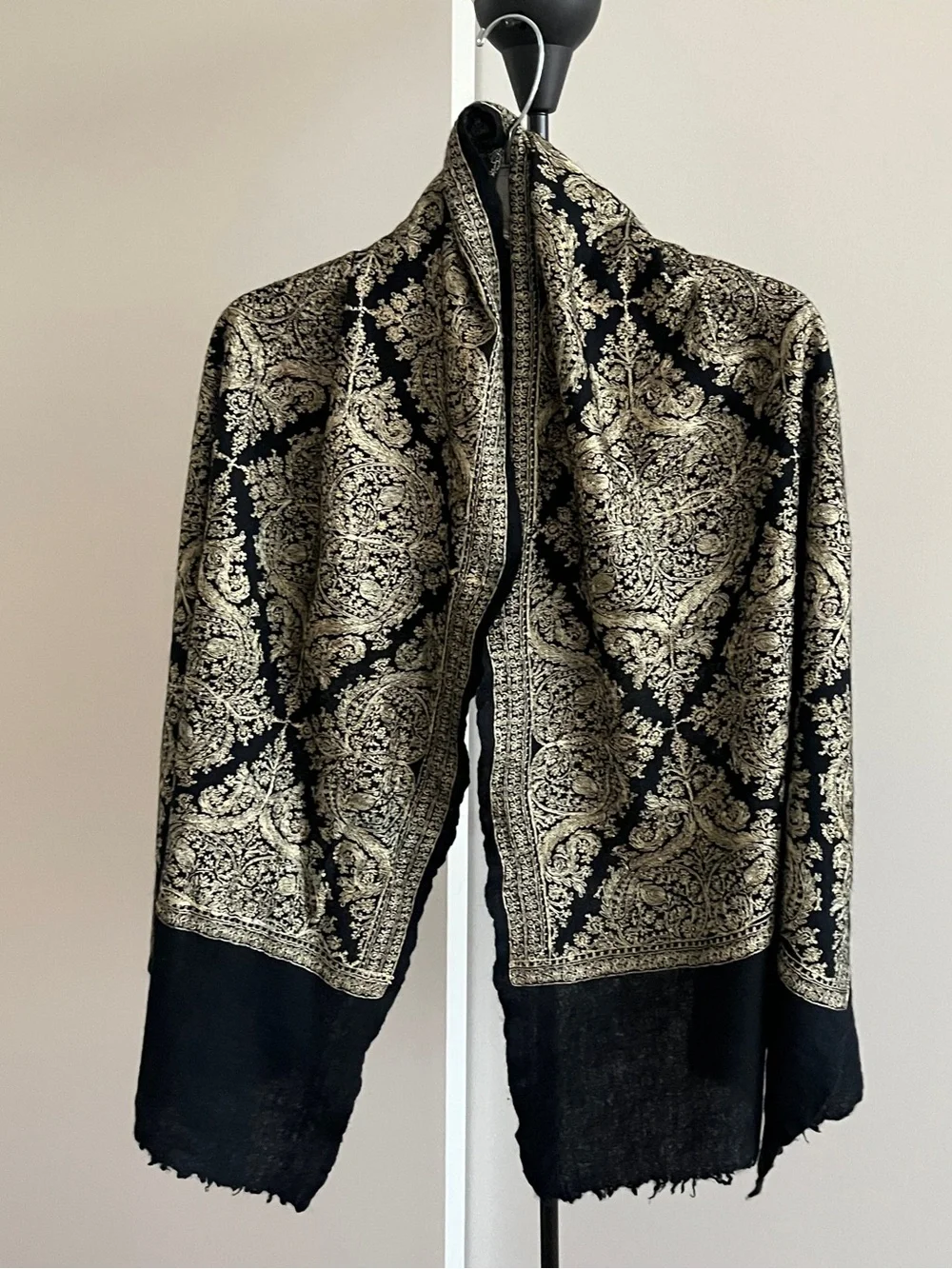 Stunning Kashmir 100% Wool Shawl Stole Black w Gold Silk Thread Full Embroidery